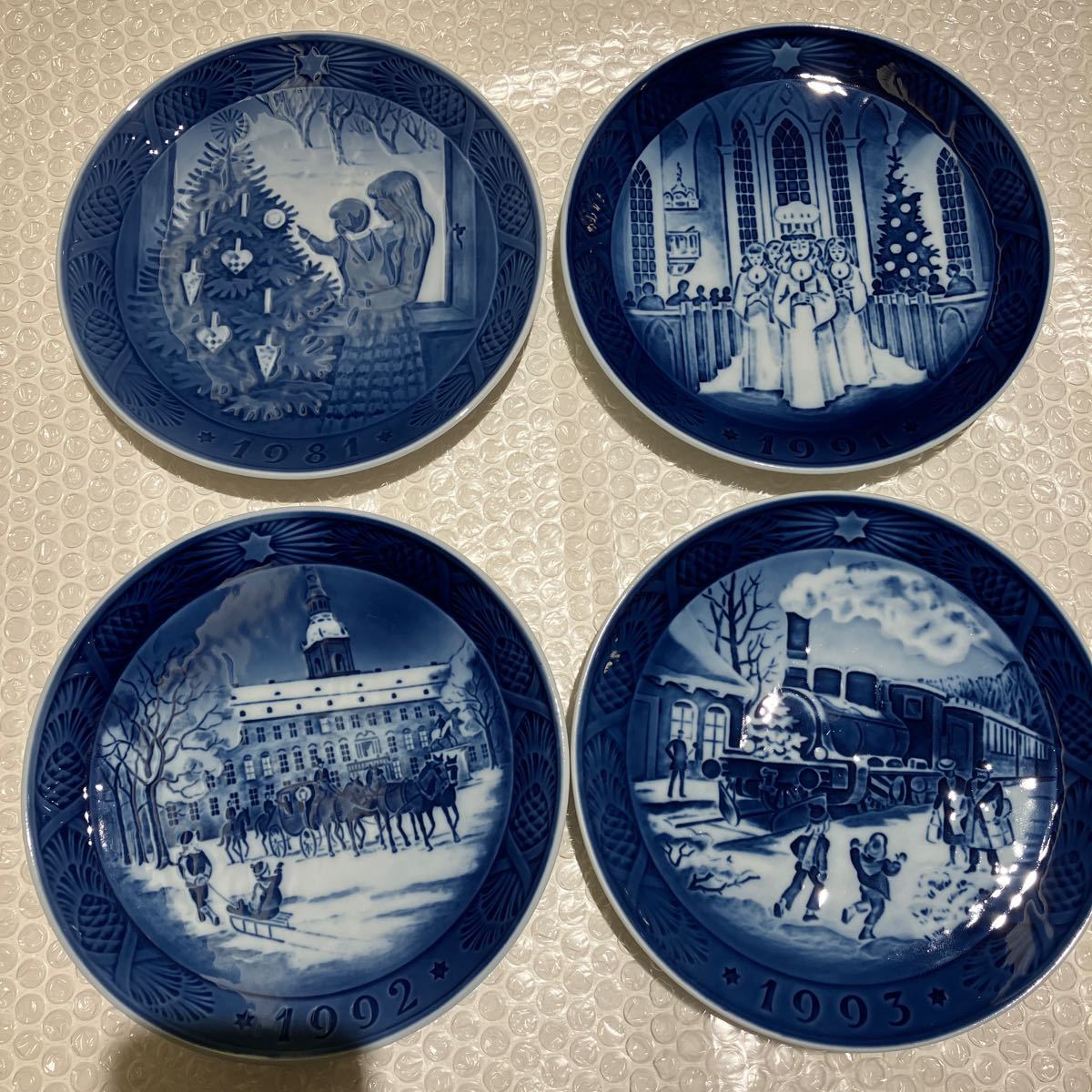 ROYAL COPENHAGEN ロイヤルコペンハーゲン イヤープレート4枚セット 飾皿 絵皿 1981 1991 1992 1993_画像1