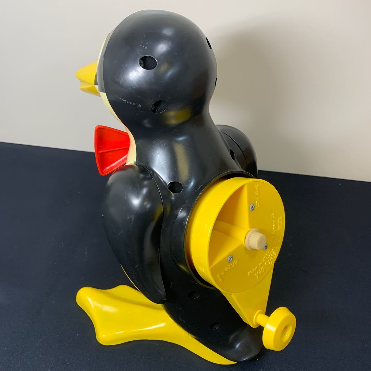* Osaka / store receipt possible * ice chipping machine Showa Retro penguin Chan .... antique ... hutch approximately height 30cm Asahi toy rotation operation OK*
