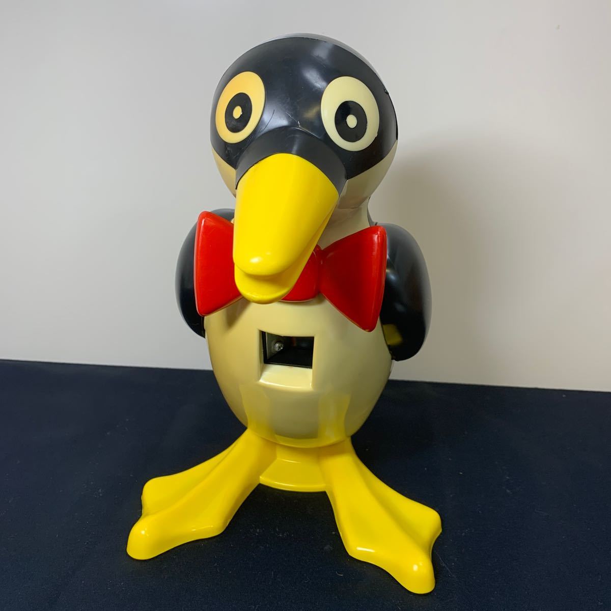 * Osaka / store receipt possible * ice chipping machine Showa Retro penguin Chan .... antique ... hutch approximately height 30cm Asahi toy rotation operation OK*