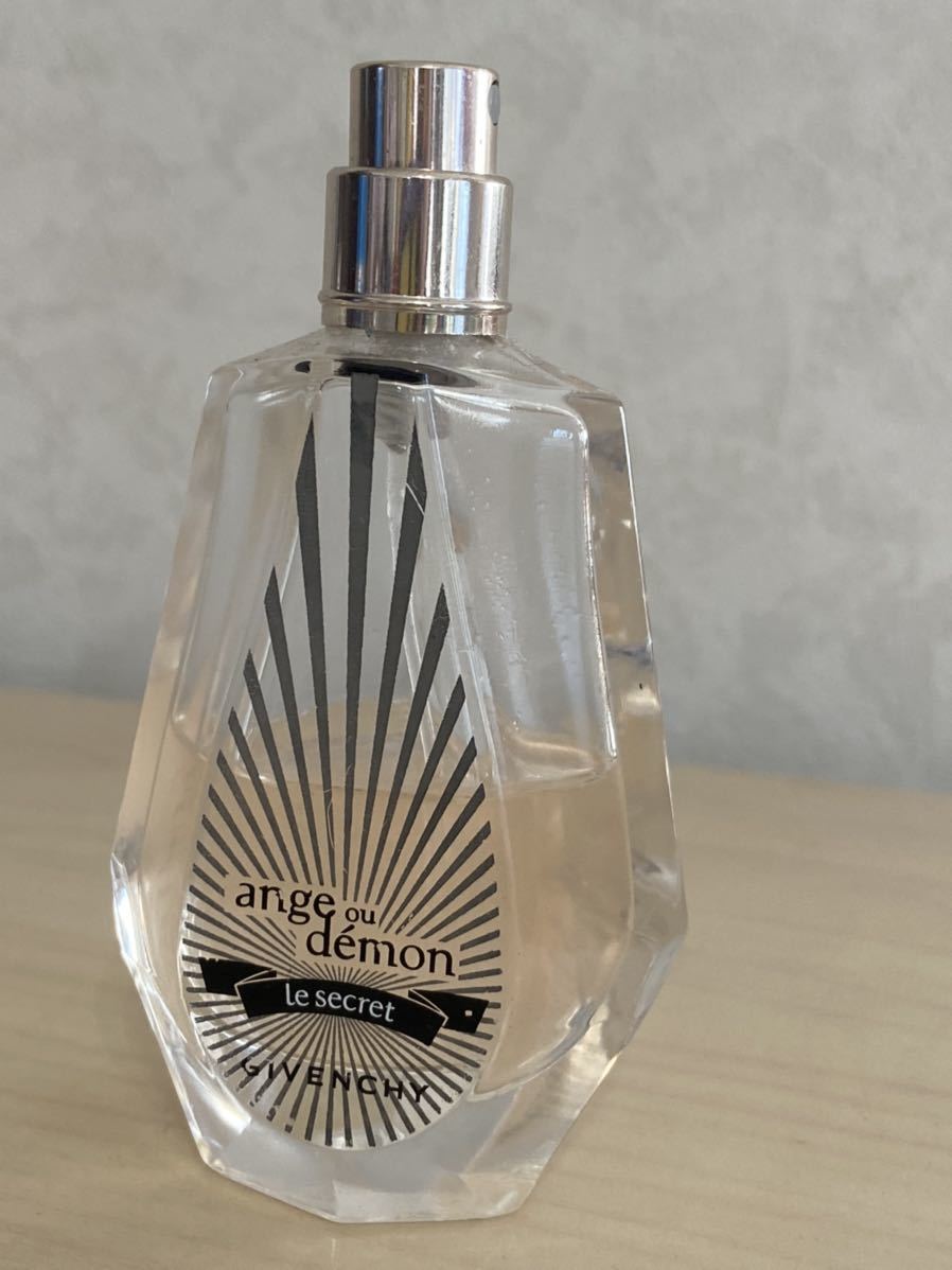 ジバンシイ アンジュ デモン シークレット オードパルファム EDP 香水 30ml スプレー　SP キャップなし　定形外発送は300円　ジバンシー_画像1