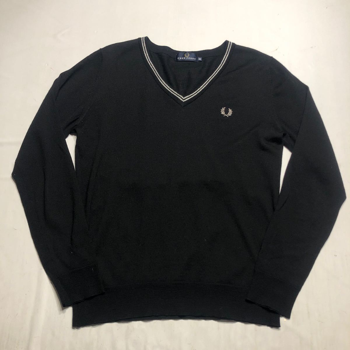 ヒットユニオン製　フレッドペリー　ニットセーター　サイズM FRED PERRY ニットセーター　ワンポイント刺繍　2-320_画像1