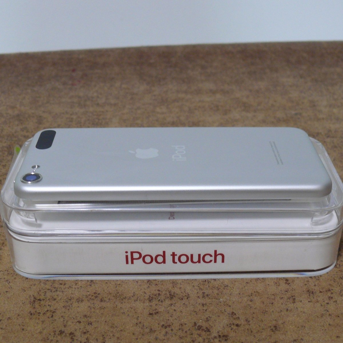 a258d☆Apple iPod touch 32GB シルバー☆wi-fi A2178 MVHV2J/A☆初期化済☆付属品付き_画像8