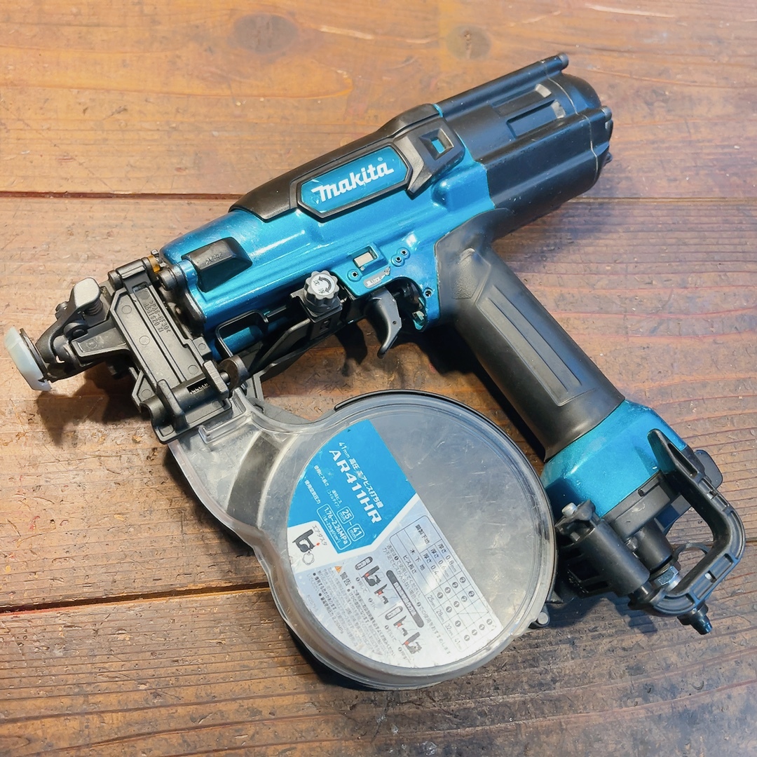 7日保証・整備済】消耗部品多数交換済 マキタ AR411HR 高圧 41mm 7日保証・整備済】消耗部品多数交換済 マキタ AR411HR 高圧 41mm