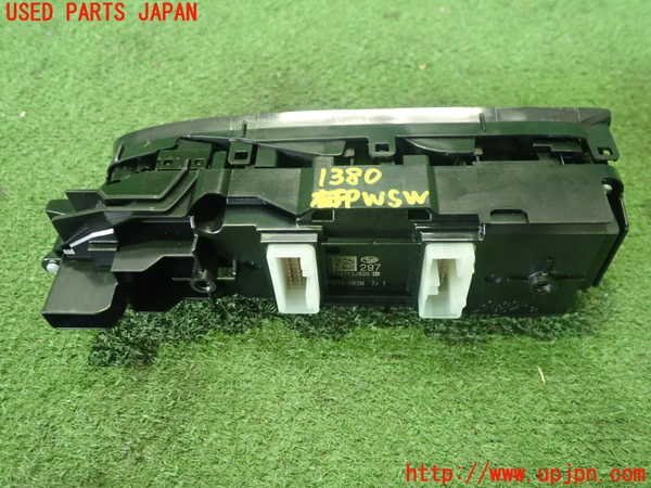 2UPJ-13806240]インプレッサ スポーツ(GT7)右前パワーウィンドウスイッチ 中古