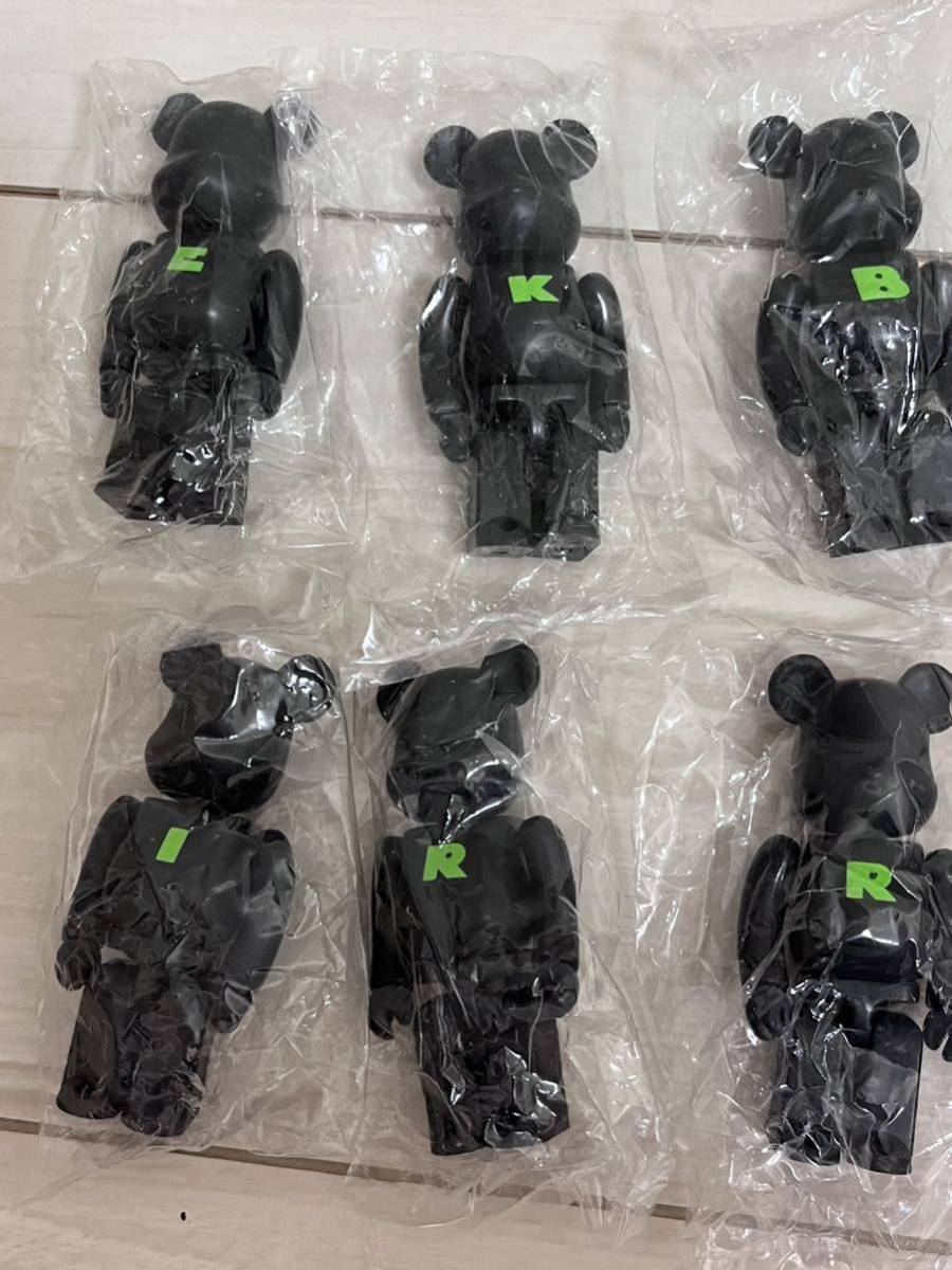 未開封★ベアブリック シリーズ5 ベーシック　BE＠RBRICK 8体セット カード_画像3