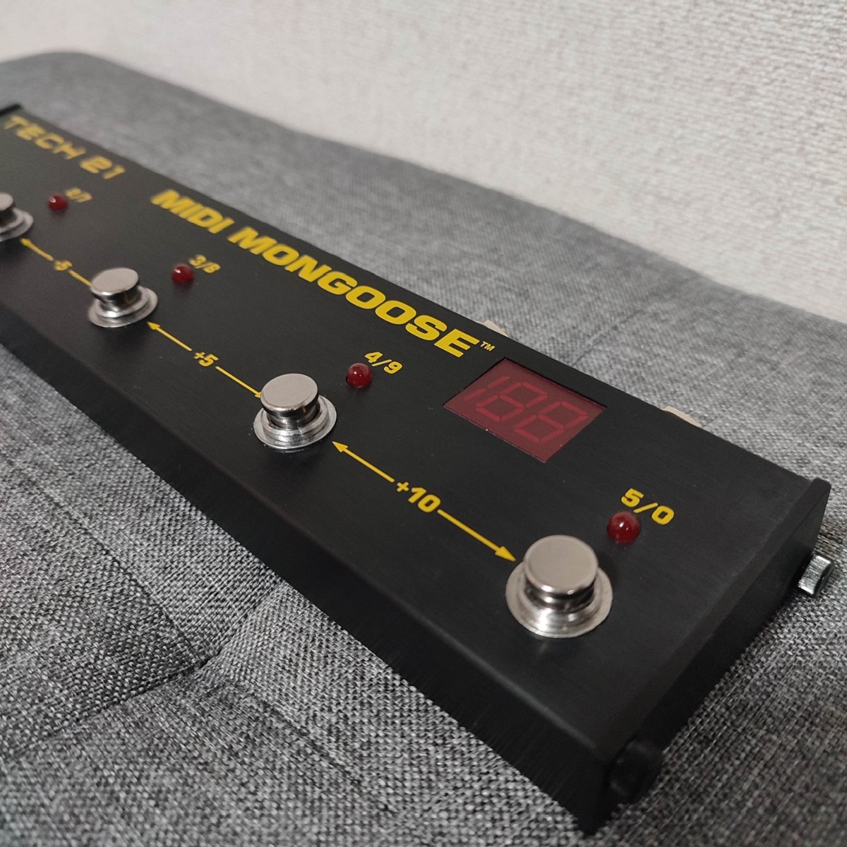 TECH21 5スイッチ 128patch MIDI フットコントローラー MIDI Mongoose