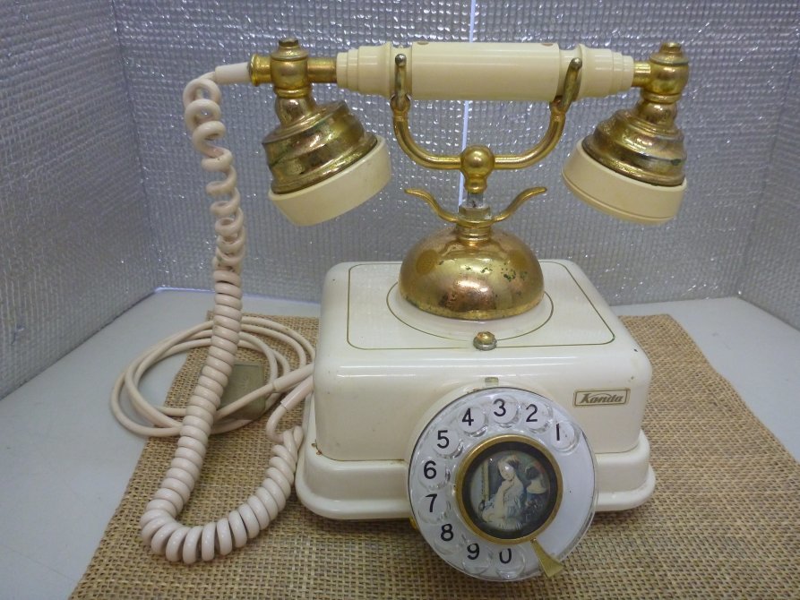  antique * retro telephone machine DK-601 god rice field communication industry treasure white 