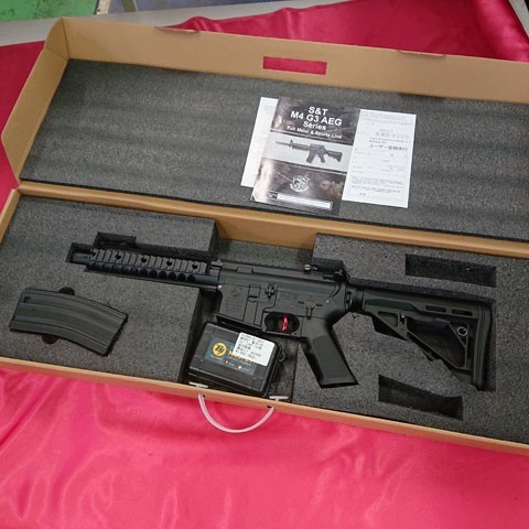 【中古現状品】S&T M4 FF 8インチ チャレンジャーライン G3 電動ガンの画像1