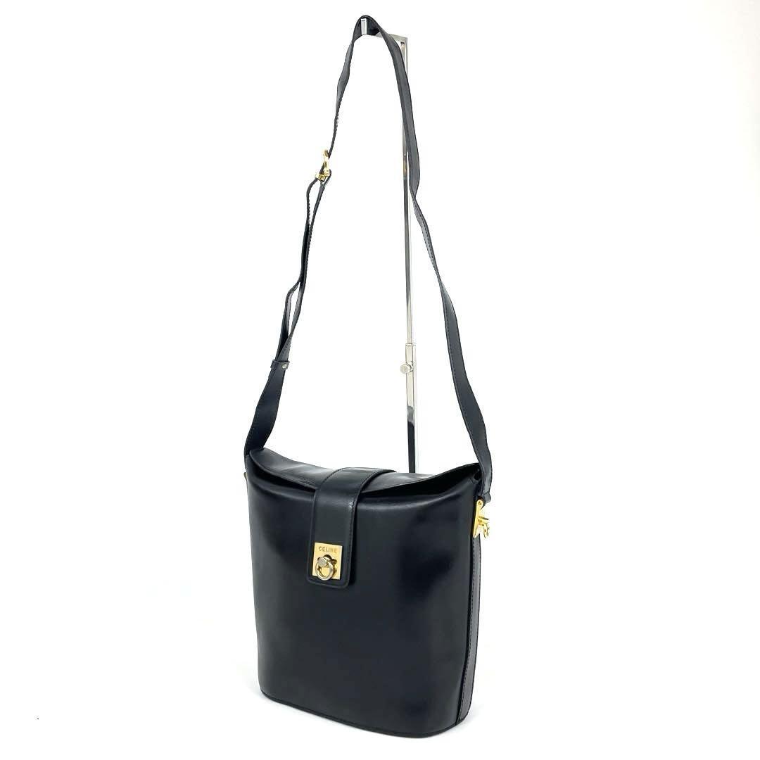 美品 CELINE セリーヌ ショルダーバッグ バケツ型 リング 美品 CELINE セリーヌ ショルダーバッグ バケツ型 リング