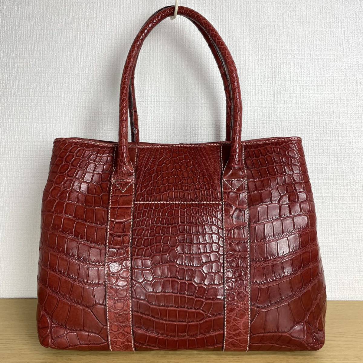 美品 定40万 CREATION LUSSET 最高峰 マット クロコダイル crocodile A4可 肩掛け可 大きめ 高級 書類 ハンドバッグ 差し色 ワインレッド_画像2