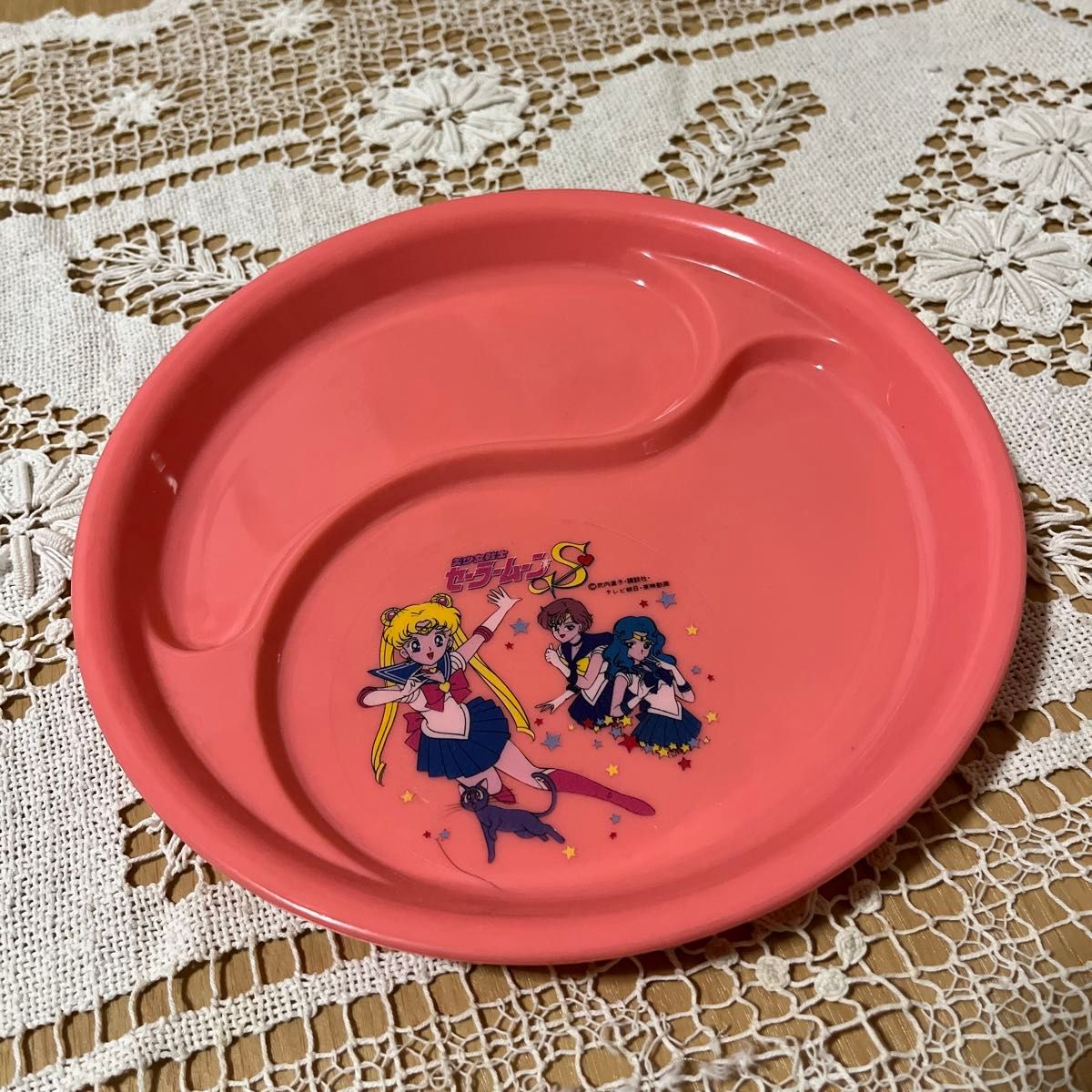 昭和レトロ　セーラームーン　ランチプレート　プラッチック皿　 ピンク　子供用食器