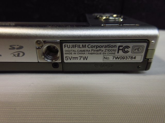 y4451　極美品 動作品　FUJIFILM 富士フイルム FinePix Z100fd コンパクトデジタルカメラ 箱 バッテリー 充電器付き_画像5