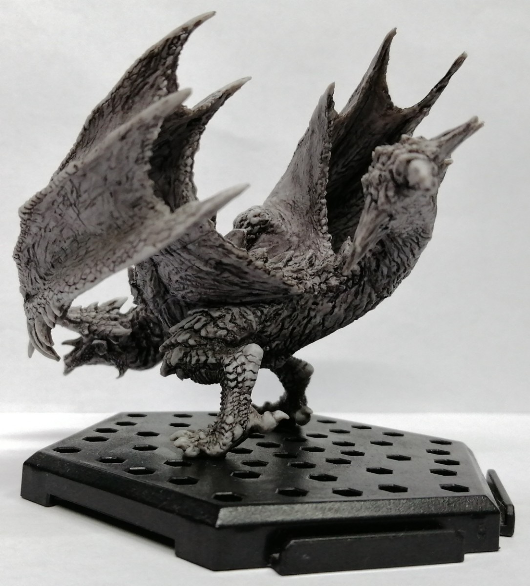  リオレウス　カルビーコラボBOX限定カラー 　カプコンフィギュアビルダー　モンスターハンター　ストーンモデル　CFB モンハン フィギュア
