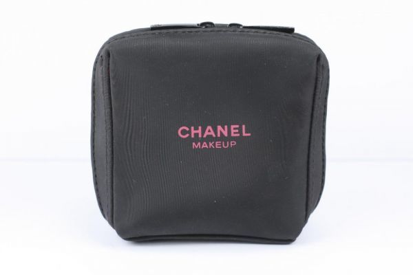 249 新品未使用本物　シャネル　CHANEL ノベルティポーチ_画像1