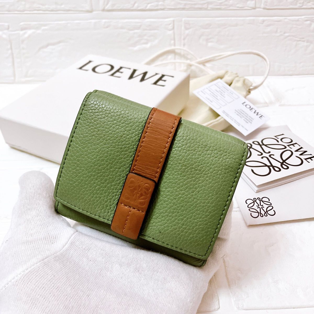 ロエベ LOEWE アナグラム 三つ折り 折り財布 コンパクト レザー Y249 レディース  ウォレット グリーン ブラウン