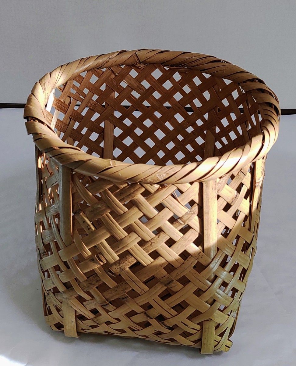 手作り　竹の籠　