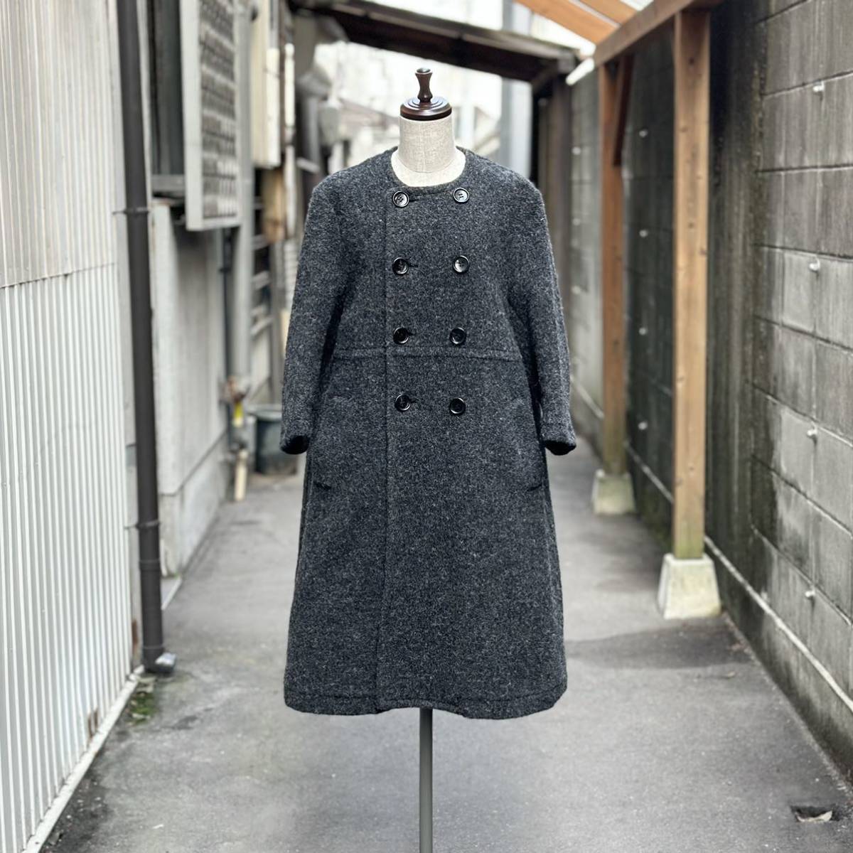 14aw 2014 美品 tricot COMME des GARCONS トリコ コム デ ギャルソン ノーカラー ダブル Aライン コート COAT グレー 系 サイズ M_画像1