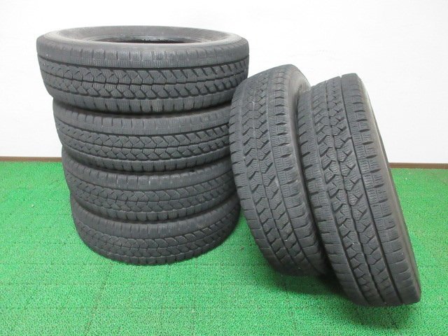 ZR946【送料無料】205/75R16 113/111 超溝高 8.5分山 ブリヂストン スタッドレス W979 21年製 6本 激安 小型 中型 トラック エルフ ダイナ_画像1