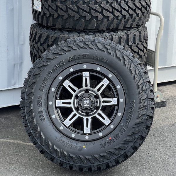 純正車高対応! 新品 17インチ タイヤホイールセット 4本 pcd139.7 6穴 YOKOHAMA M/T 265/70R17 新型ハイラックス GUN125 TRD GR_画像4