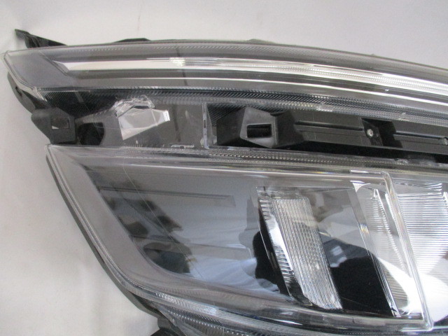 トヨタ　ヴォクシー　80系　前期　純正右ヘッドライト　LED　ICHIKOH　28-229　　（AN-4870）_画像8