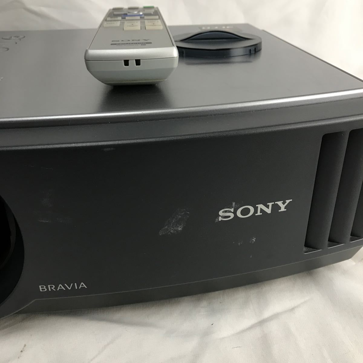 ☆【通電確認済み】SONY ソニー VPL-AW15 ビデオプロジェクター VIDEO PROJECTOR リモコン付_画像3