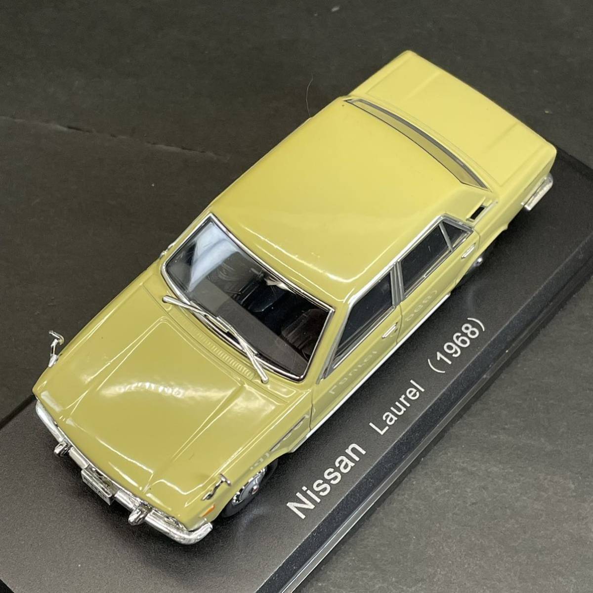 ■日産ローレル(1968)■アシェット■1/43■国産名車コレクション■ミニカー■ケース入り■ケース小ヒビあり■_画像5