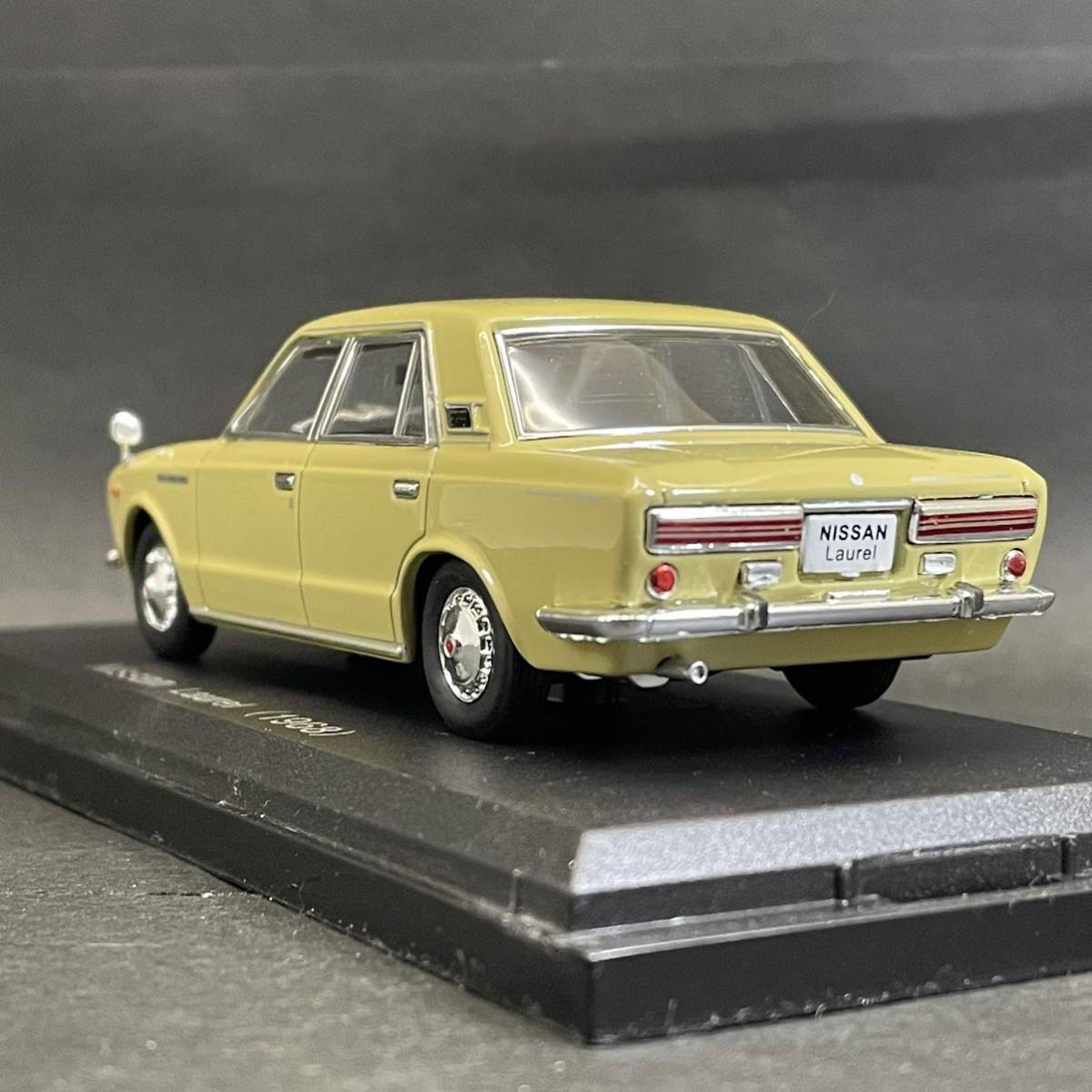 ■日産ローレル(1968)■アシェット■1/43■国産名車コレクション■ミニカー■ケース入り■ケース小ヒビあり■_画像4