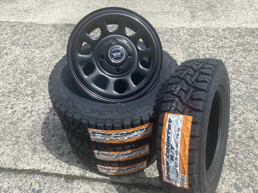 送料無料 SST デイトナ BK 12インチ4.0J+40 4H100 TOYO R/T 145/80R12 80/78N ハイゼット/キャリィ/エブリィ/N-VAN/軽バン/軽トラ_画像1