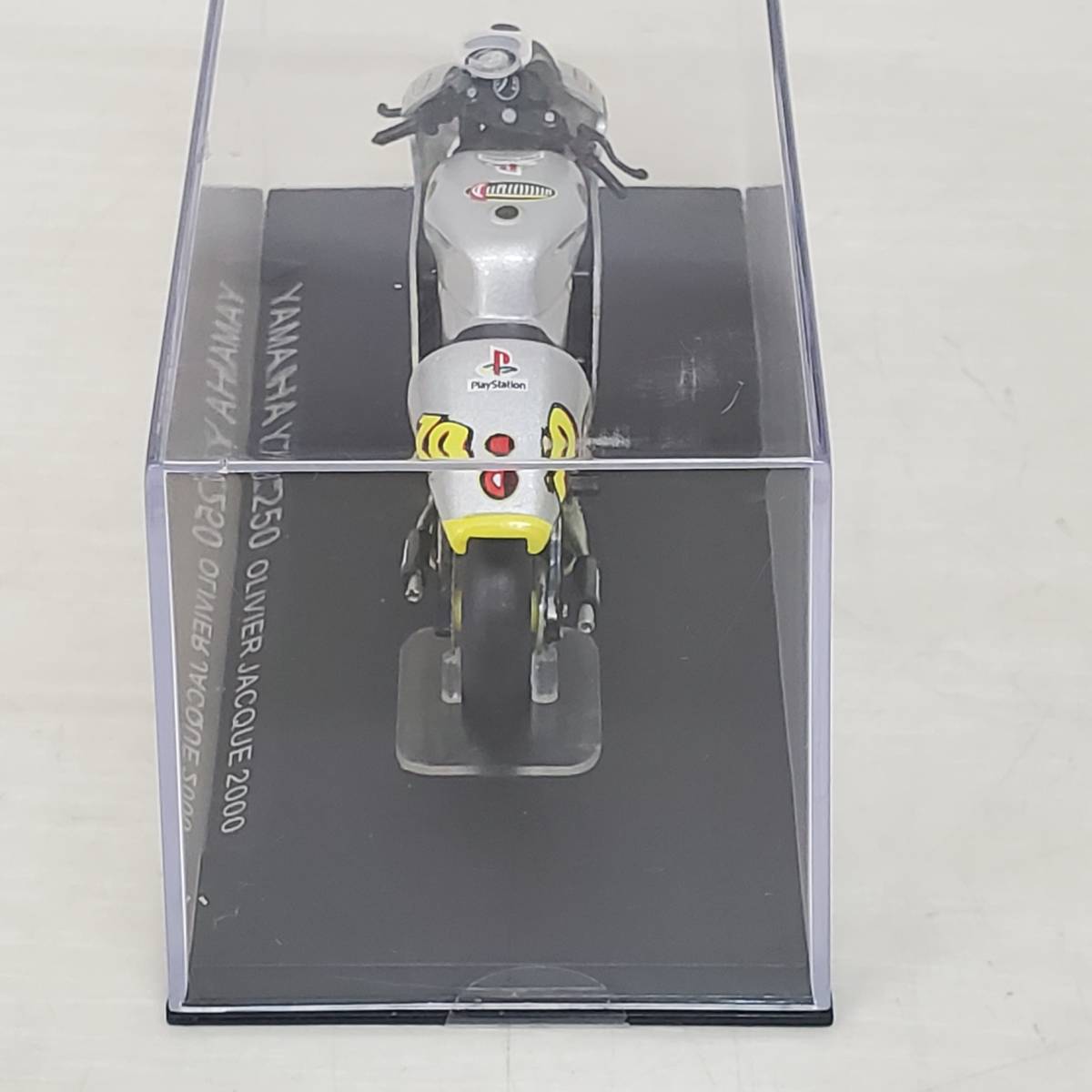 0208-226■ディアゴスティーニ ヤマハ YAMAHA YZR250 OLIVIER JACQUE 2000 1/24 チャンピオンバイクコレクション パーツ未確認 現状品 _画像5