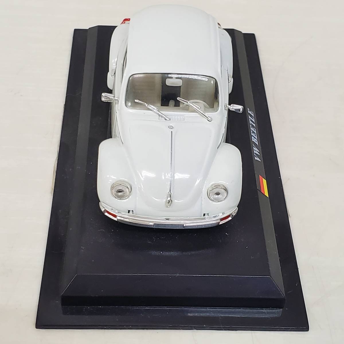 0208-269■デルプラド VW BEETLE 白 1/43 世界の名車 コレクション ミニカー 模型 パーツ未確認 現状品の画像4