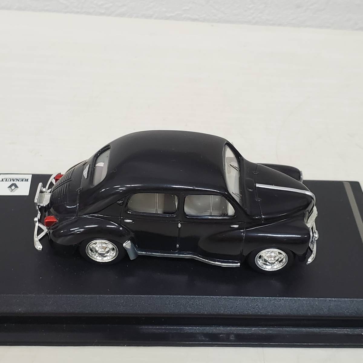 0208-271■デルプラド RENAULT ルノー 4CV 黒 1/43 世界の名車 コレクション ミニカー 模型 パーツ未確認 現状品_画像3