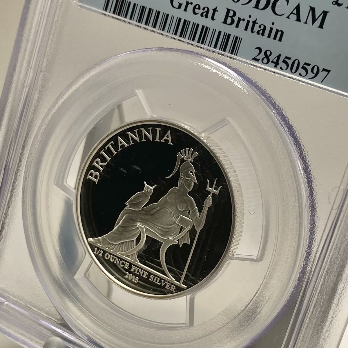 2013年 イギリス ブリタニア 銀貨 コイン PCGS 69 ディープカメオ ファーストストライク フクロウ　1ポンド 銀貨 Britannia 1ポンド　投資_画像5