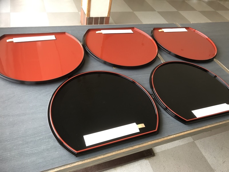 [ free shipping ] half month tray . seat serving tray both sides serving tray reversible red black . coating used beautiful goods 19 pieces set 