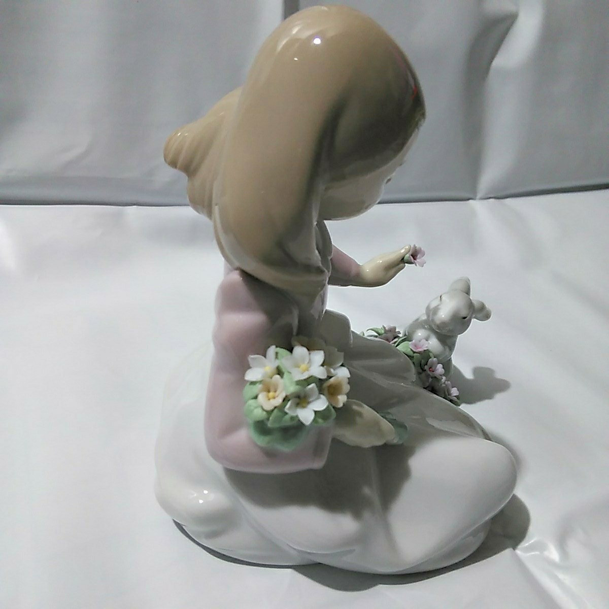 LLADRO「リヤドロ うさぎと仲良し」少女 うさぎ 花 フィギュリン LLADRO「リヤドロ うさぎと仲良し」少女 うさぎ 花 フィギュリン