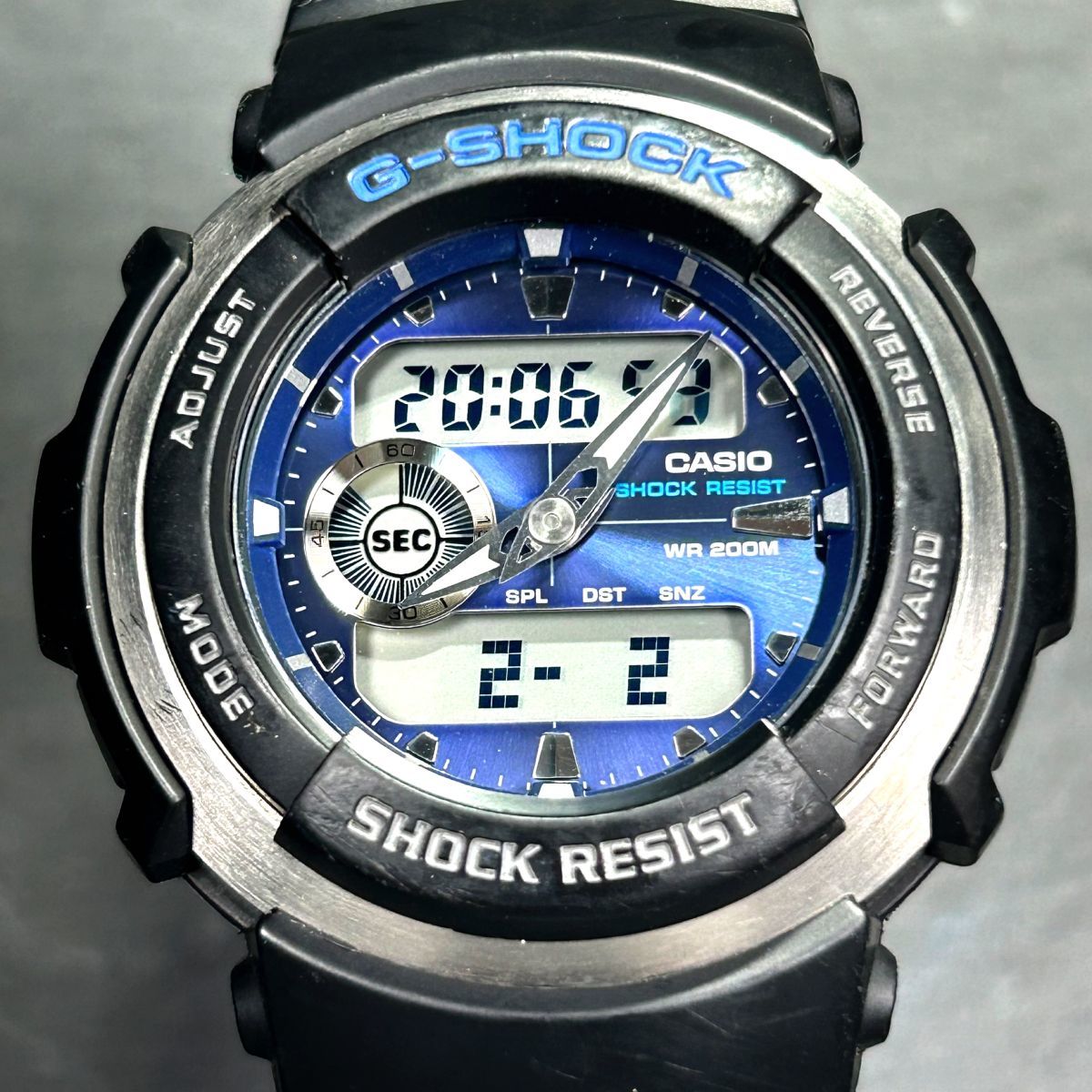 美品 海外モデル CASIO カシオ G-SHOCK ジーショック G-300-2A 腕時計 クオーツ アナデジ カレンダー 多機能 ブルー文字盤 動作確認済み_画像3