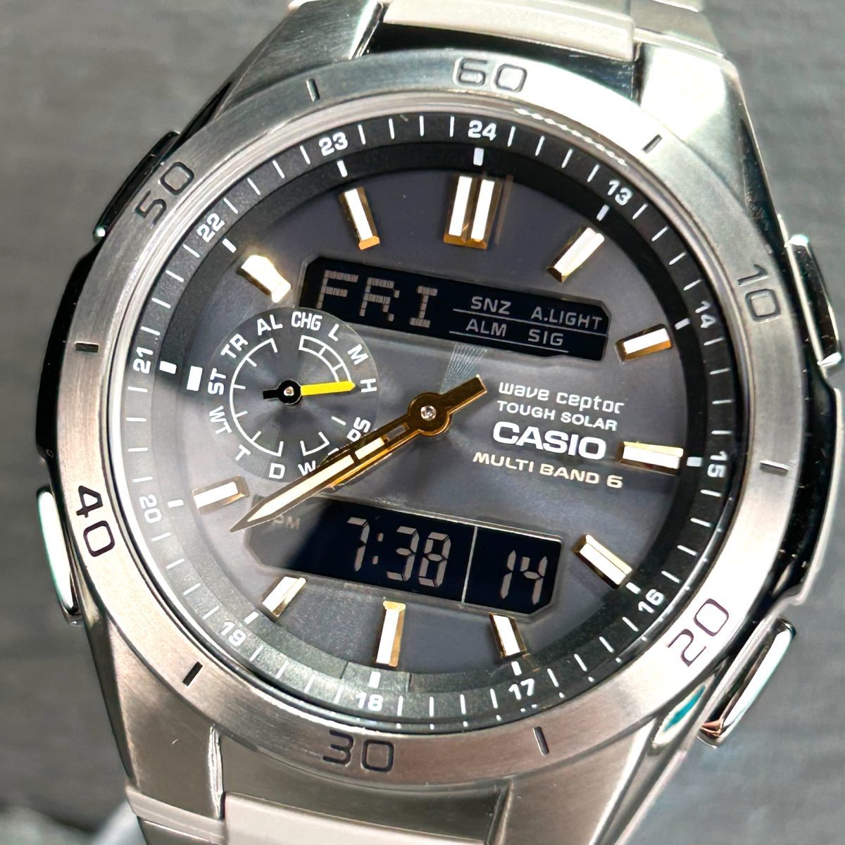 美品 CASIO カシオ WAVE CEPTOR ウェーブセプター WVA-M650D-1A2 腕時計 タフソーラー 電波時計 アナデジ ステンレススチール 動作確認済み_画像2