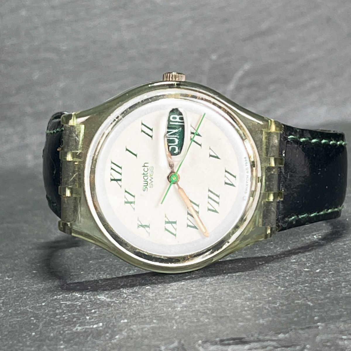 SWATCH スウォッチ AG1994 メンズ 腕時計 アナログ クオーツ デイデイト スケルトン ホワイト文字盤 ブラック レザーベルト 新品電池交換済_画像5