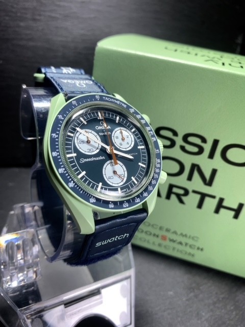 新品 Swatch × Omega スウォッチ × オメガ SO33G100 スピードマスター ミッションオン アース バイオセラミック ムーンスウォッチ 腕時計_画像3