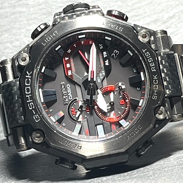 新品 CASIO G-SHOCK カシオ ジーショック MT-G カーボン 軽量化モデル MTG-B2000YBD-1AJF 電波ソーラー 腕時計 時計 Bluetooth アナログ_画像3