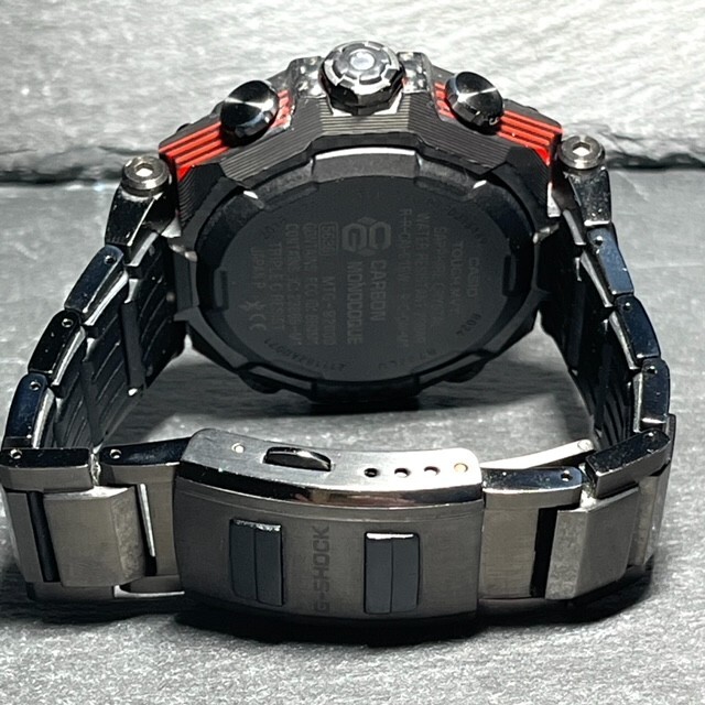 新品 CASIO G-SHOCK カシオ ジーショック MT-G カーボン 軽量化モデル MTG-B2000YBD-1AJF 電波ソーラー 腕時計 時計 Bluetooth アナログ_画像9