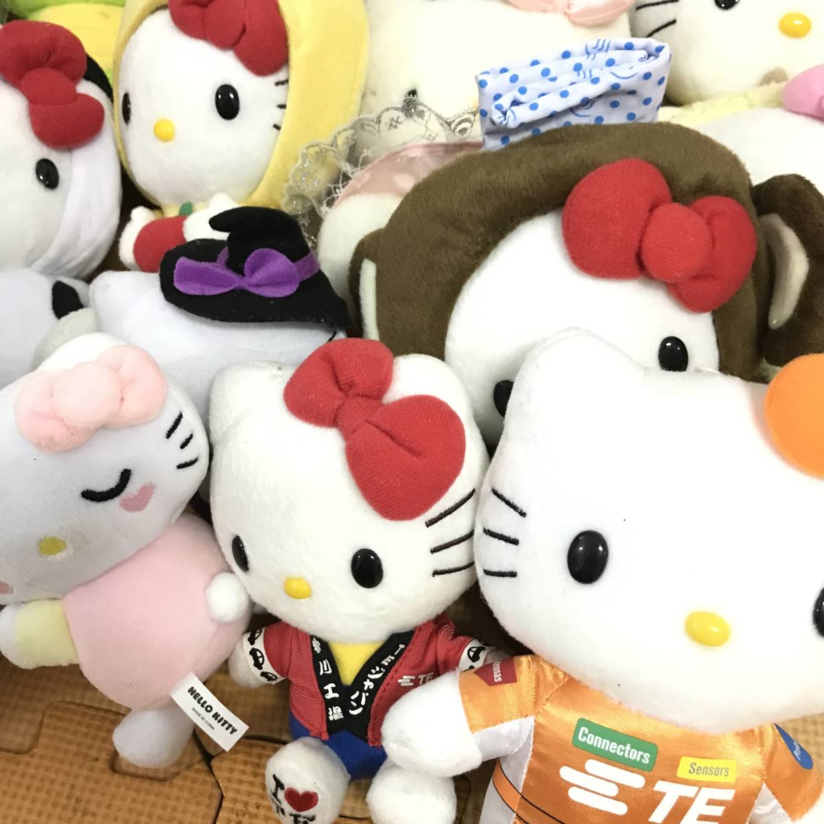 # サンリオ SANRIO ハローキティ ぬいぐるみ 大量 まとめ キティちゃん キャラクター アニメ 人形 着ぐるみ 中古品 #C30020_画像10