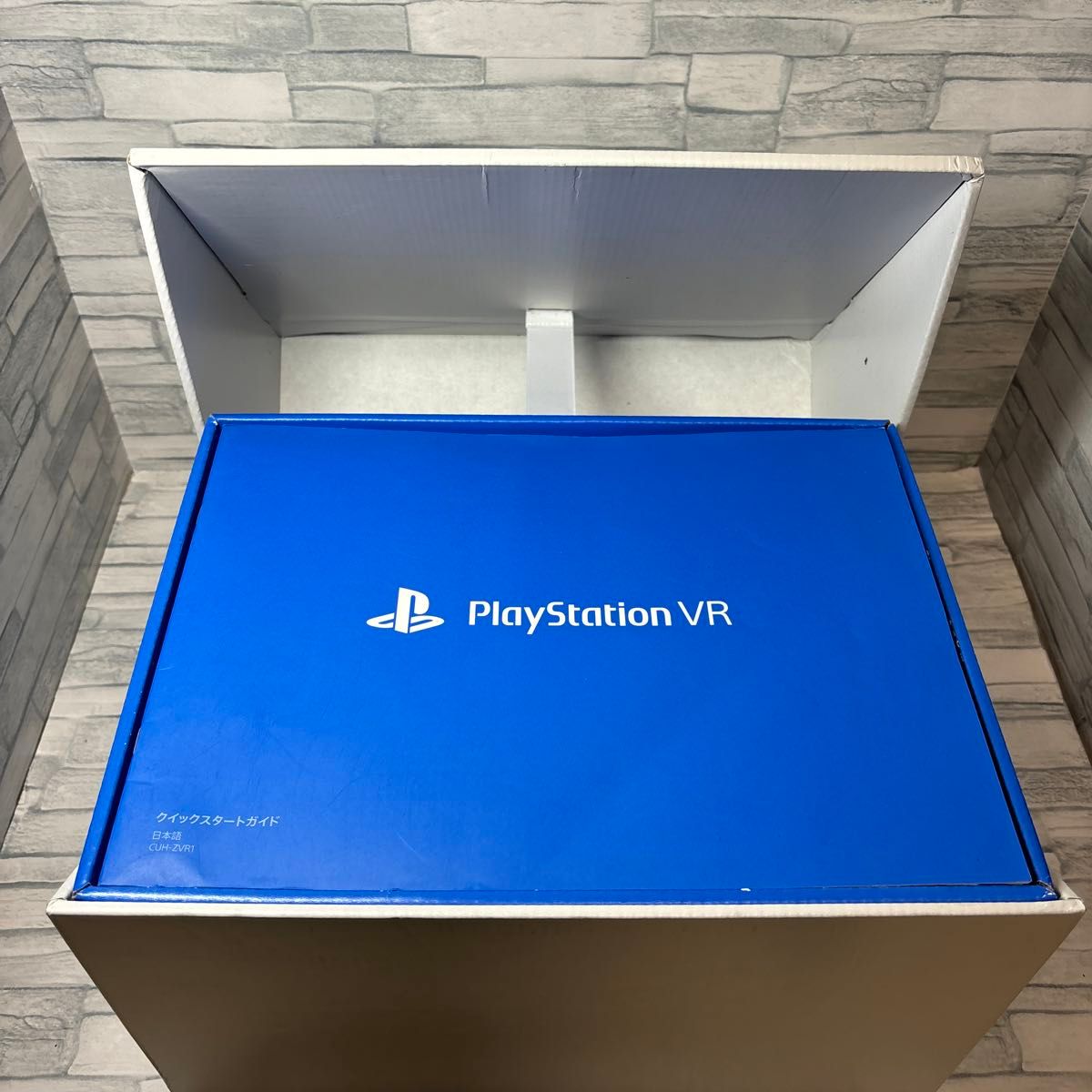 【PSVR】PlayStation VR PlayStation Camera同梱版 CUHJ-16001 ゲームソフト2本付　