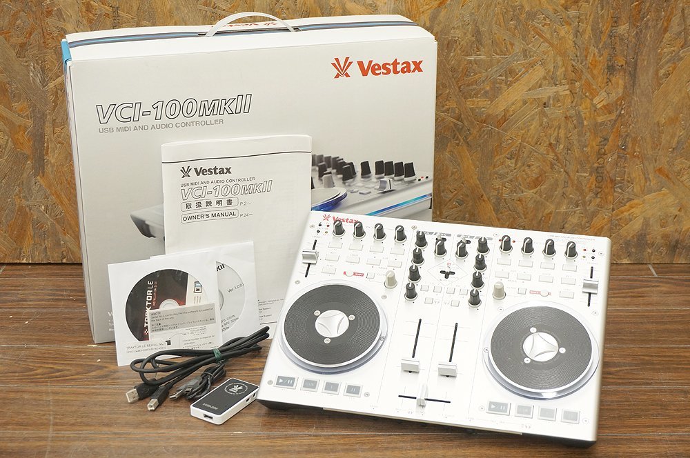 Vestax ベスタクス USB MIDI AND AUDIO CONTROLLER DJコントローラー VCI-100MKⅡ ドライバディスク付属 DJ機器 通電/ボタン反応確認済み_画像1