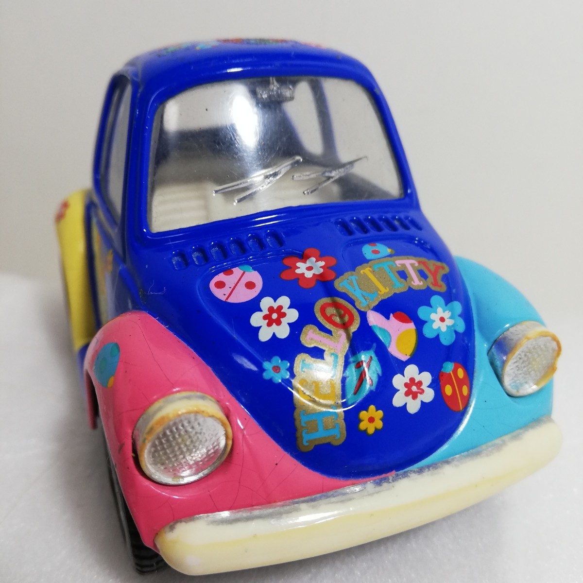 2001年 ハローキティ ビートル プルバックカー 9cm 動作品 ミニカー [Hello Kitty VW Volkswagon Beetle Kin Toy Pull Back Vintage] _画像2