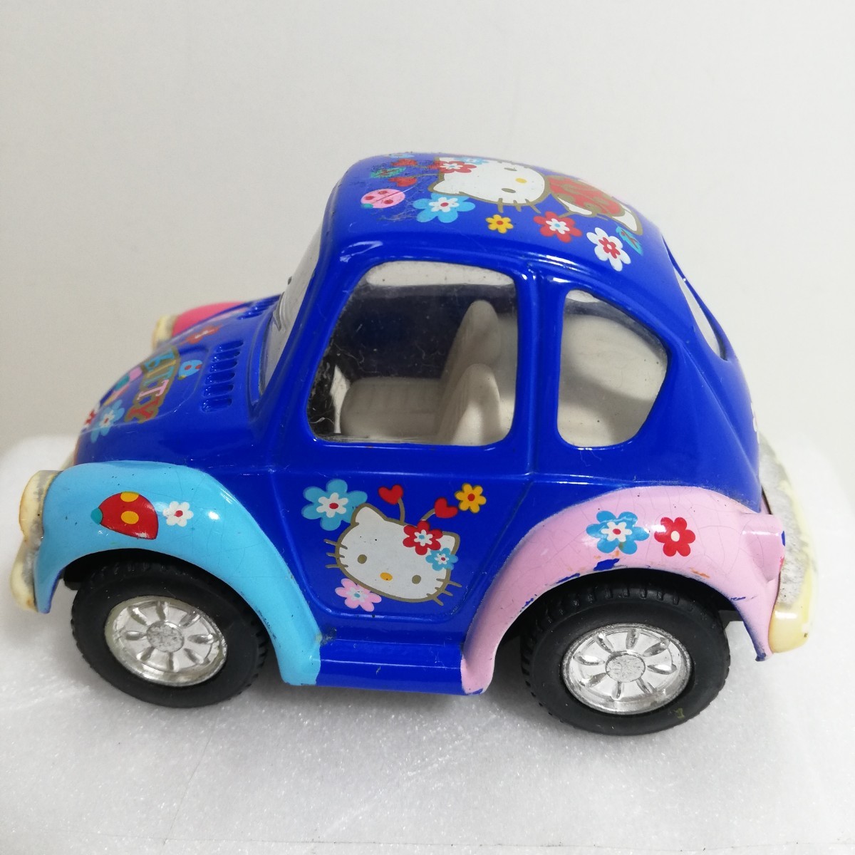 2001年 ハローキティ ビートル プルバックカー 9cm 動作品 ミニカー [Hello Kitty VW Volkswagon Beetle Kin Toy Pull Back Vintage] _画像4