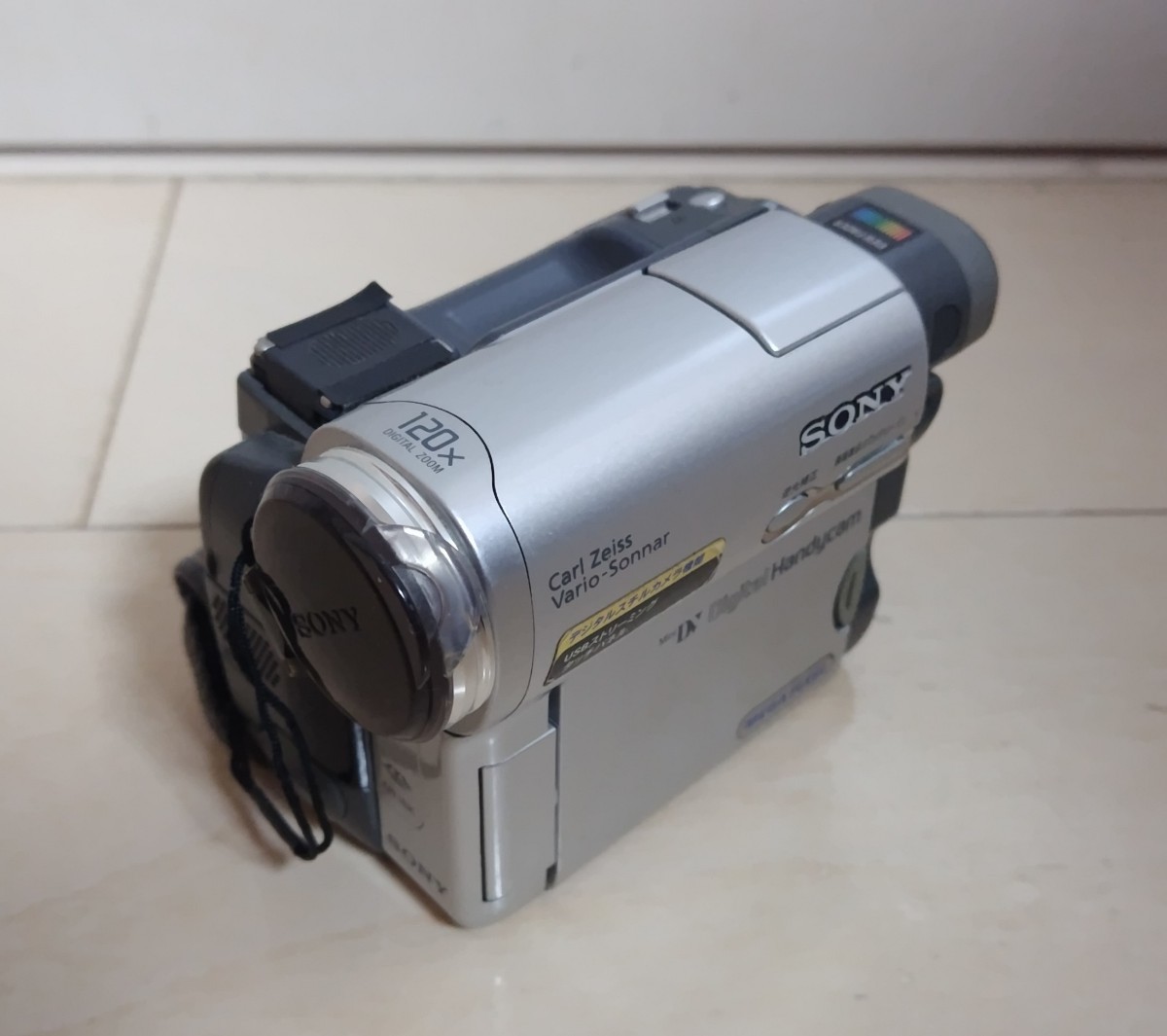  SONY ソニー DCR-TRV33 デジタルビデオカメラ レコーダー ハンディカム 未確認 ジャンク_画像1