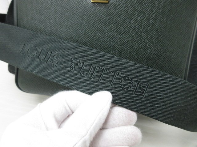 未使用展示品 LOUIS VUITTON ルイヴィトン タイガ ヤランガ エピセア ショルダーバッグ バッグ M30824 レザー 緑 メンズ 68940_画像7