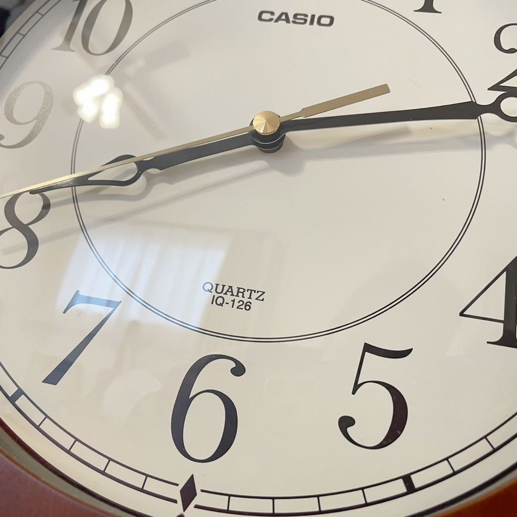 カシオ サイレント クォーツ 小ぶり 掛け時計 インテリア 木枠 丸時計 中古美品　CASIO_画像2