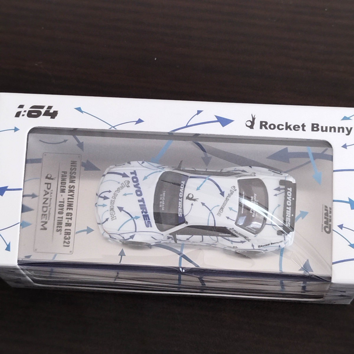 TADBT IN64-R32P-TT 1/64 イノモデル 日産 スカイライン GT-R R32 Rocket Bunny-Pandem TOYO TIRES_画像4