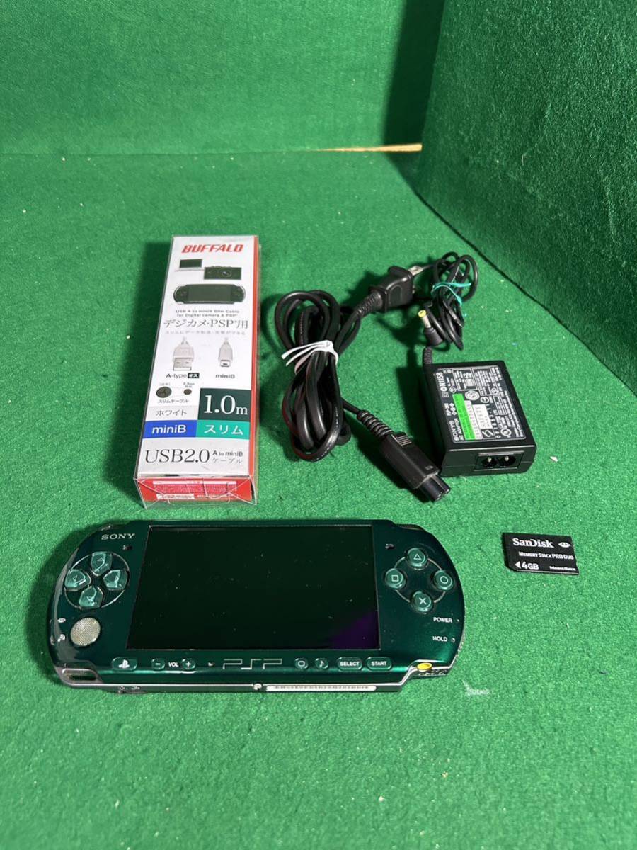 ＰＳＰ-３０００ 【ＦＷ６.38】　メモリーカード４ＧB　充電器　データ転送ケーブル新品　動作品　動作良好　本体美品　SONY グリーン　_画像1